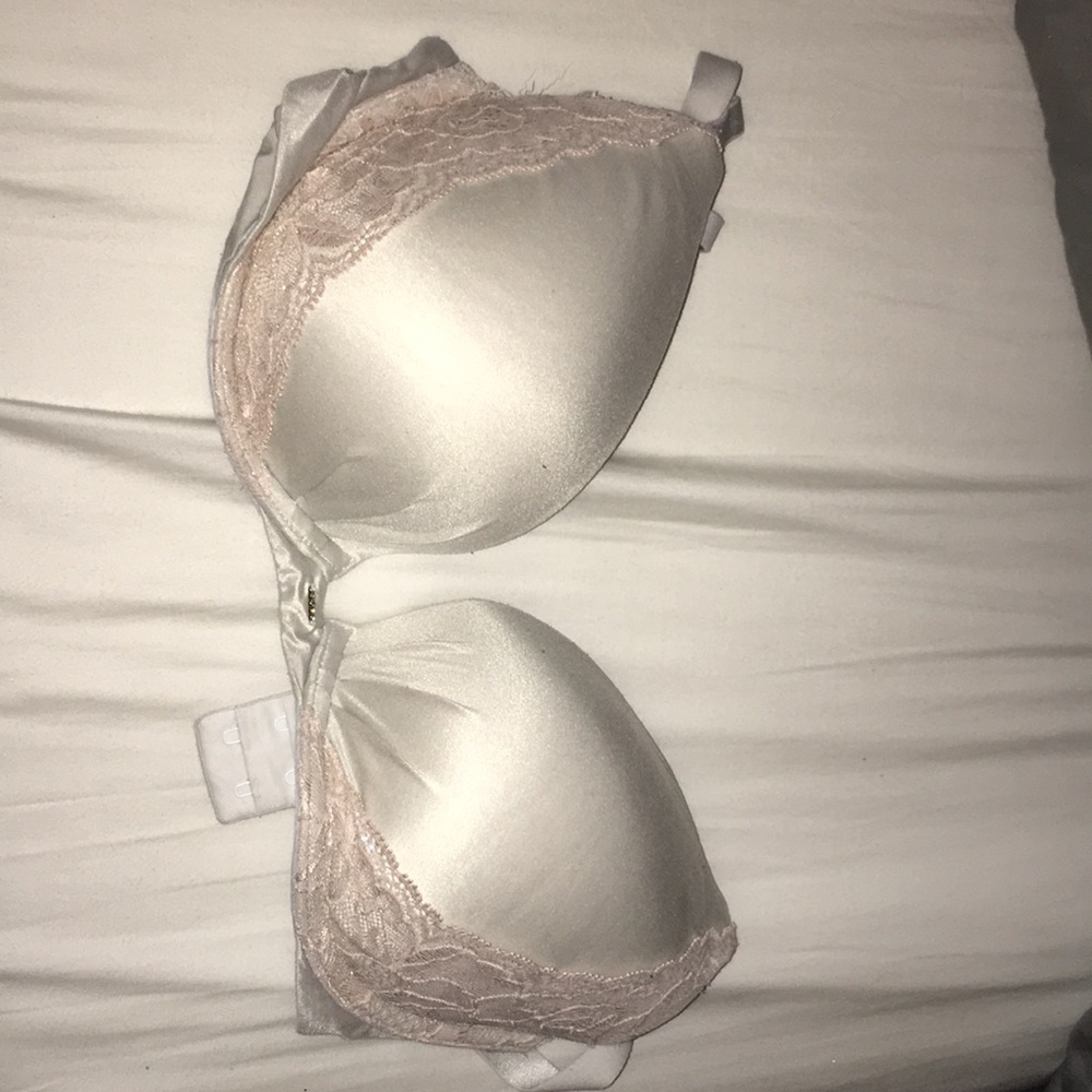 Victoria’s Secret Lace Push Up Plunge Bra